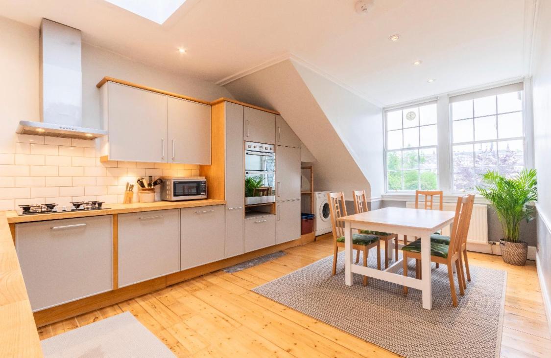 New Town Apartment With Castle View EDI Eksteriør bilde